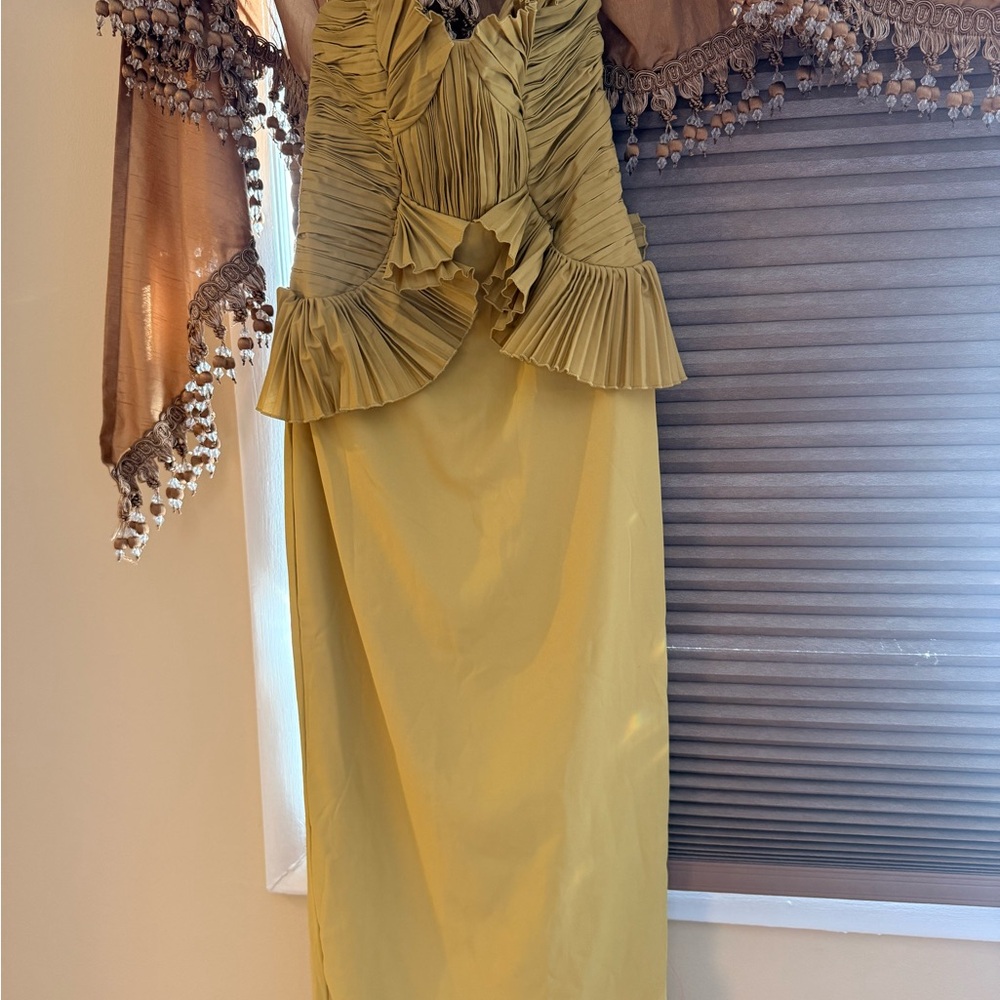 Elegant Yellow Pleated dress